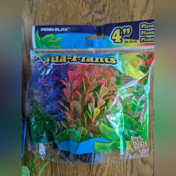 Aquarium decor lot, artificial Coral, gravel, artificial plants & shells - Picture 5 of 9